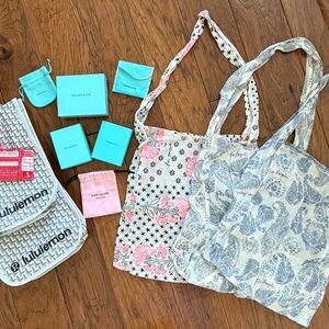 Lululemon, Tiffany, Kate Spade, Free People bags and jewelry boxes 13 pieces.
